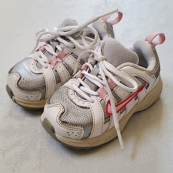Nike White & Pink Sneakers Baby Girl Size 5C (See description) - Picture 4 of 8